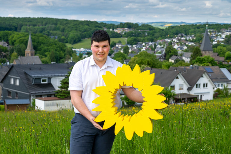 Pressemitteilung: 18 Jahre! Und du sollst Fraktionsvorsitzender sein?!